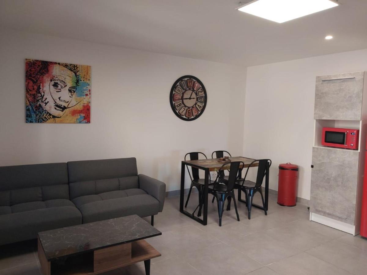 Charmant Appartement Climatise Quartier Las Cobas แปร์ปินญอง ภายนอก รูปภาพ
