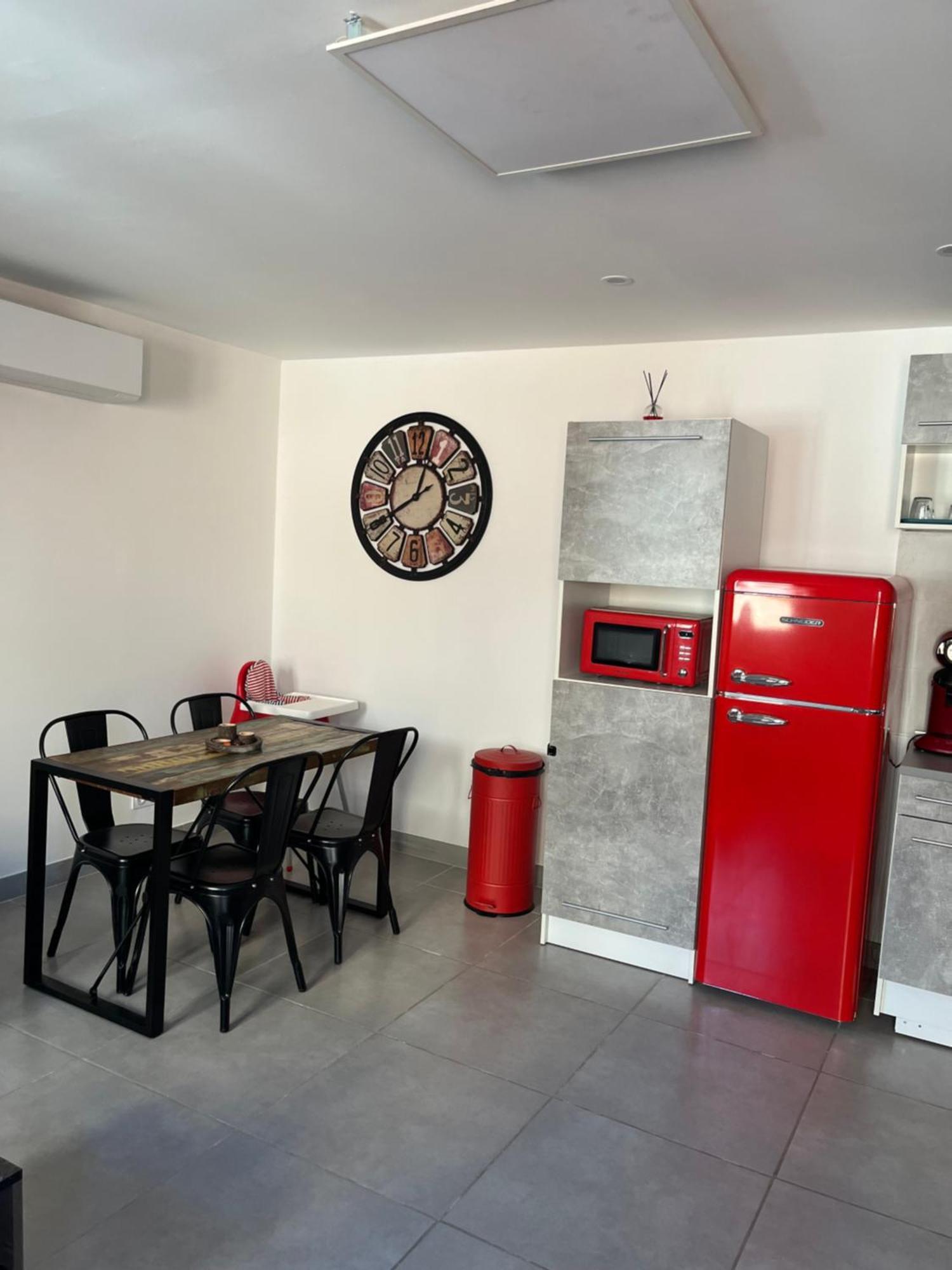 Charmant Appartement Climatise Quartier Las Cobas แปร์ปินญอง ภายนอก รูปภาพ